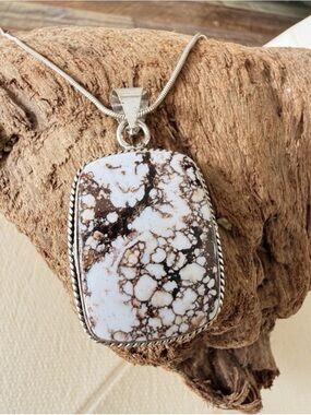 925 Sterling Silver Wild Horse Turquoise Necklace Native American Jewelry